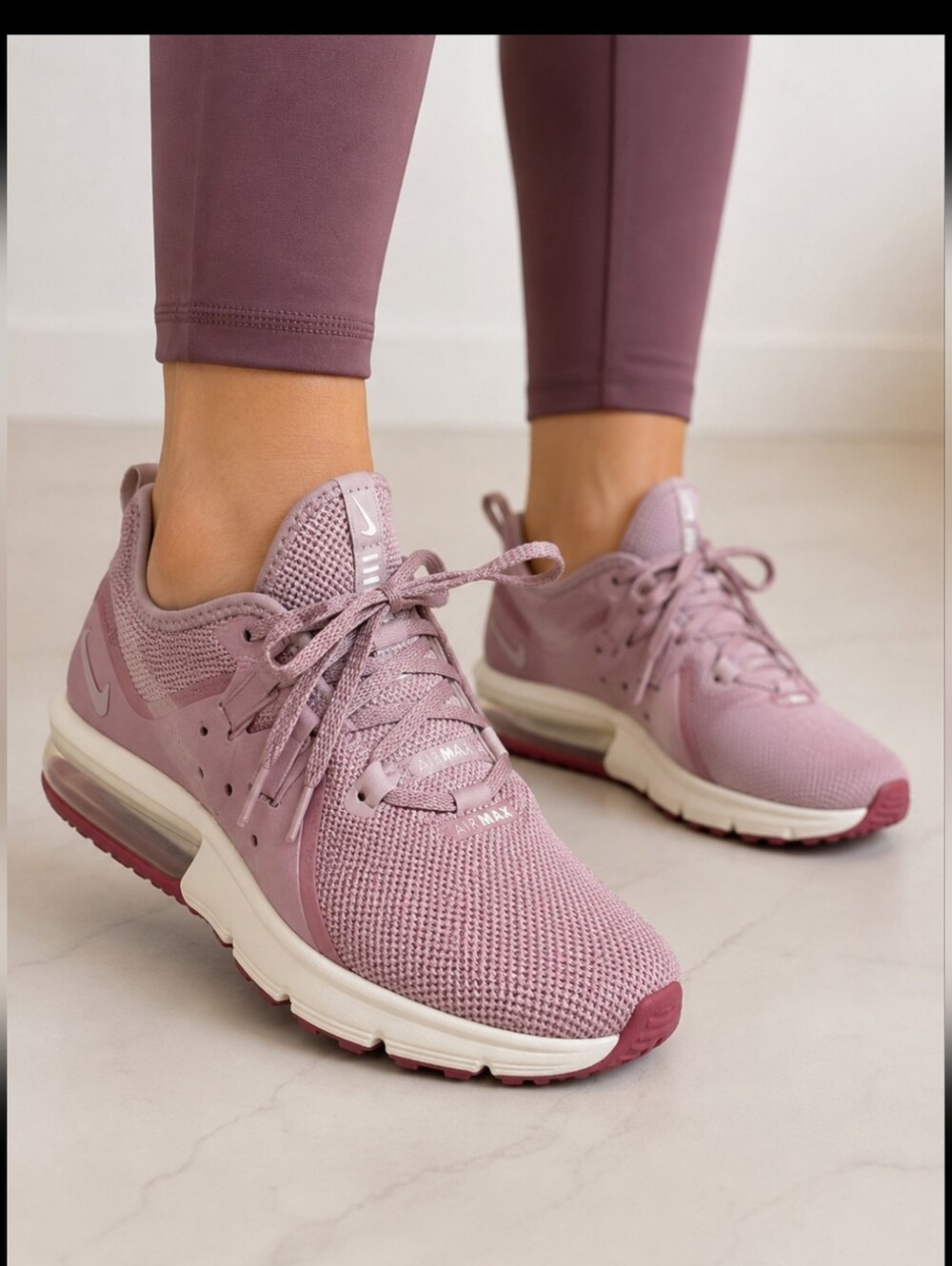 NIKE AIR MAX MOTION - SIZE 10 Mauve/DustyRose/Purple Violet